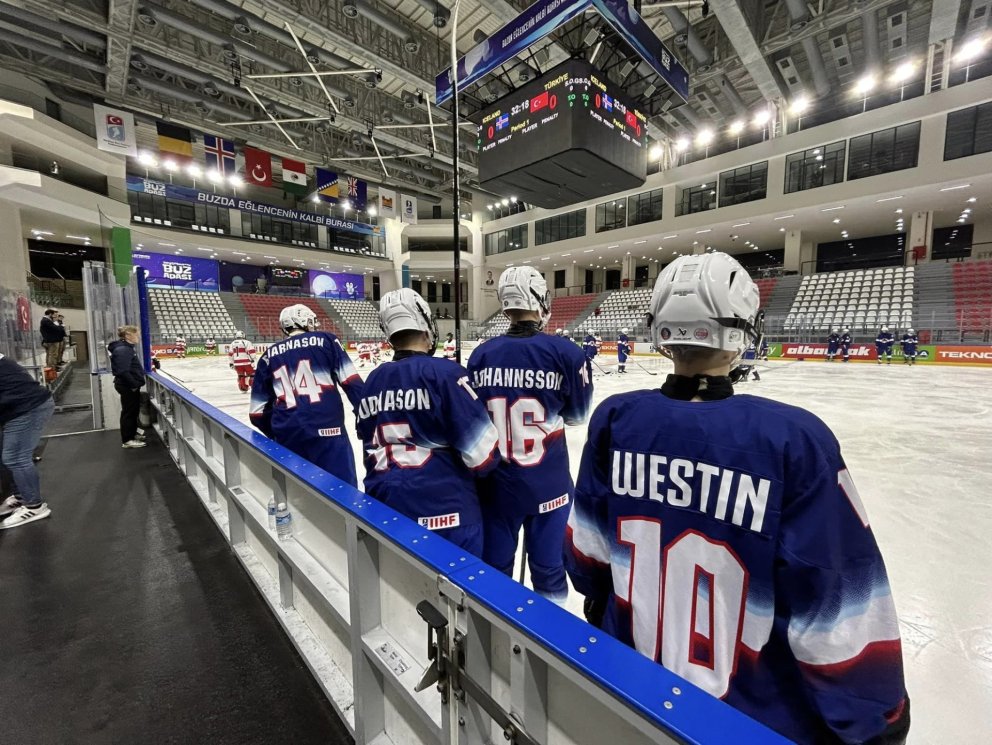 Tyrkir voru númeri of stórir fyrir ungt lið okkar