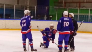 Þjálfarinn að ræða málin við leikmenn