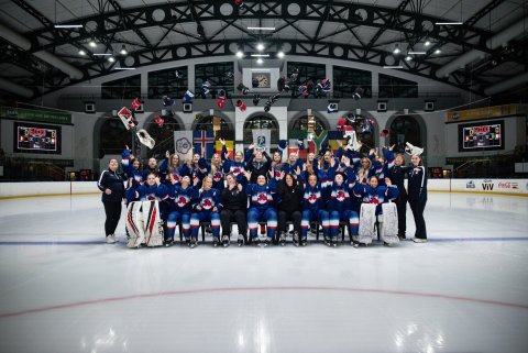 U18 landslið kvenna í íshokkí við keppi í Suður Afríku 2026