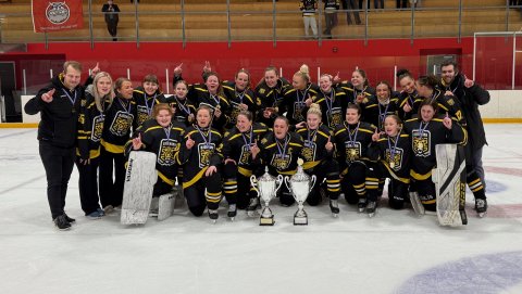 Fjölnir varði Íslandsmeistara titil sinn í spennandi leik á Akureyri.