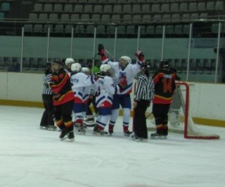 Birna Baldursdóttir fagnar fyrsta markinu á mótinu