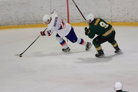 Róbert Hafberg í baráttunni við Ástralíu